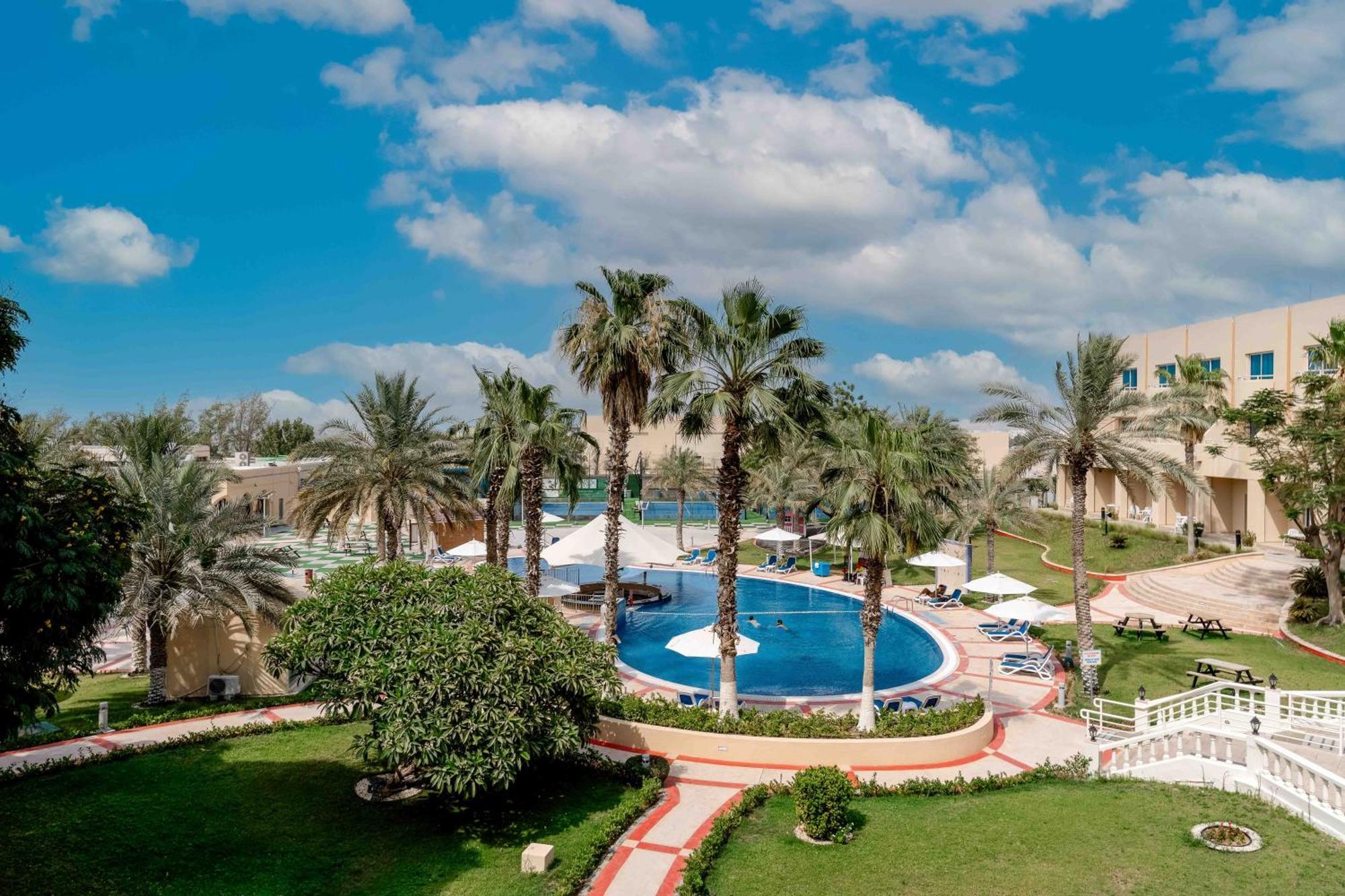Millennium Central Al Mafraq Abu Dhabi Exterior foto